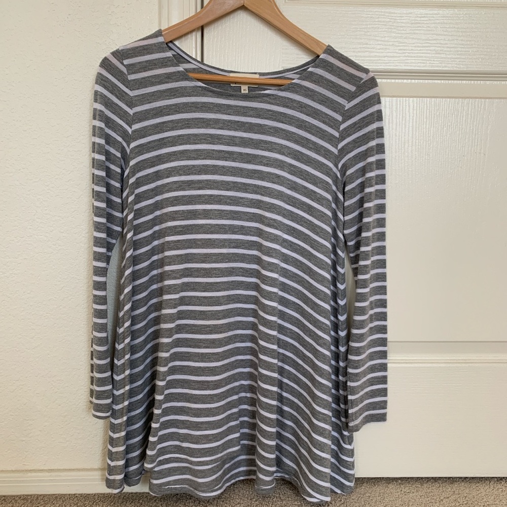 Grey & white long sleeve!